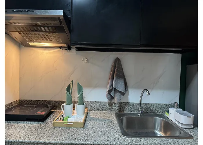 Cozy Urban Staycation Unit Aparthotel