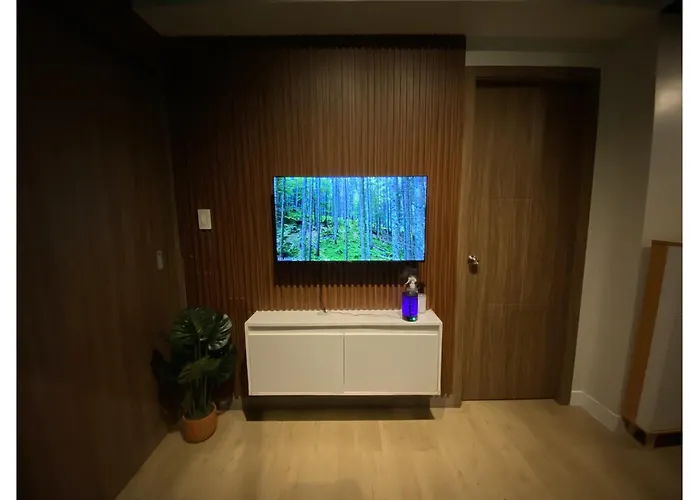 Cozy Urban Staycation Unit Aparthotel